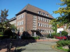 Foto zeigt den Eingang zum Gebäude des Agentur für Arbeit in Moers auf der Hanckwitzstraße